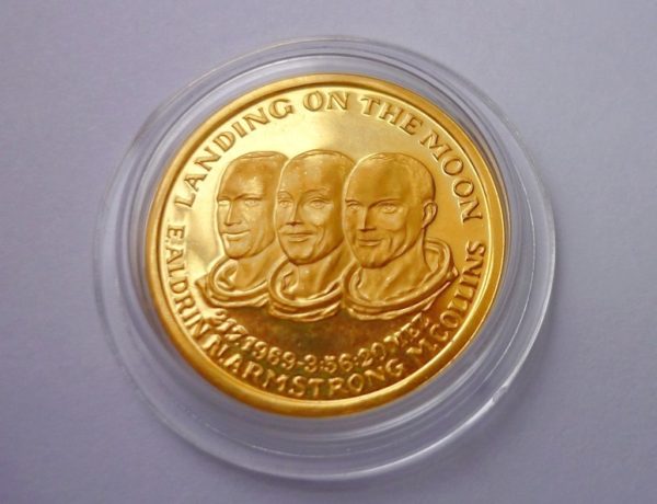 Apollo 11 Zlatá medaile 1969 - PŘISTÁNÍ ČLOVĚKA NA MĚSÍCI