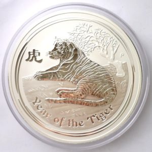 Nádherná investiční stříbrná mince - ROK TYGRA 2010 - Lunární série II. 1 KILO STŘÍBRA !